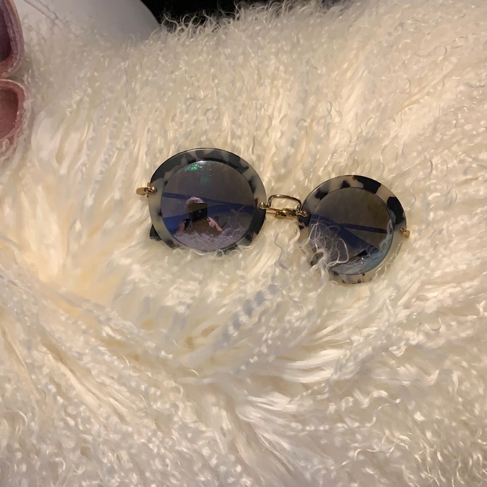 Sun glasses